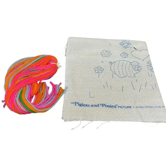 Vintage 70s Avon Piglets and Posies Crewel Wool Embroidery Needlework Craft Kit - Picture 9 of 9